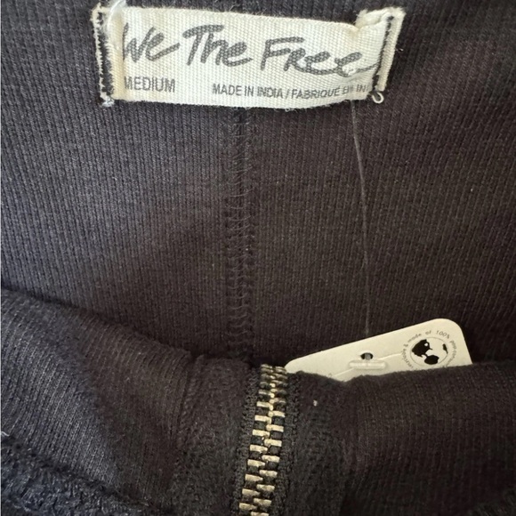 Free People We The Free Eye Candy Top Black Off Shoulder Full Zip Size M NWT - Picture 4 of 6